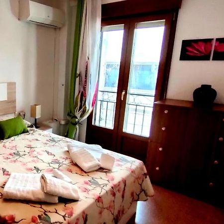 Apartamento En Zona De Ocio Casco Antiguo Alicante Exterior photo