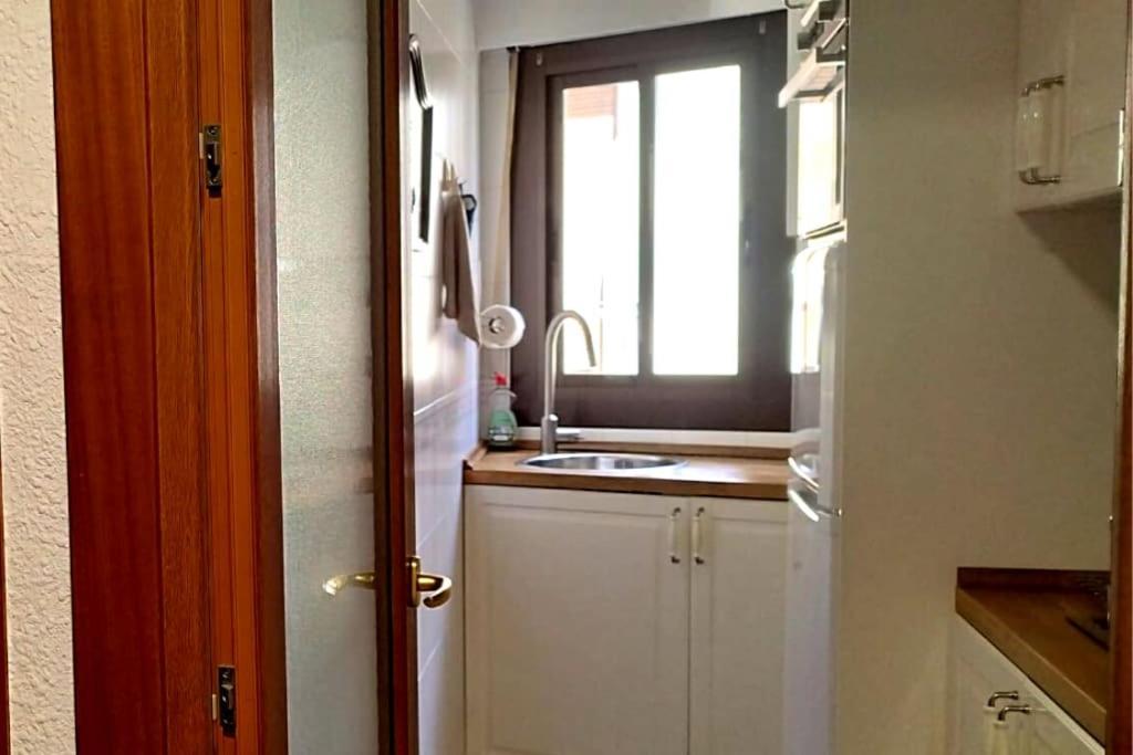 Apartamento En Zona De Ocio Casco Antiguo Alicante Exterior photo