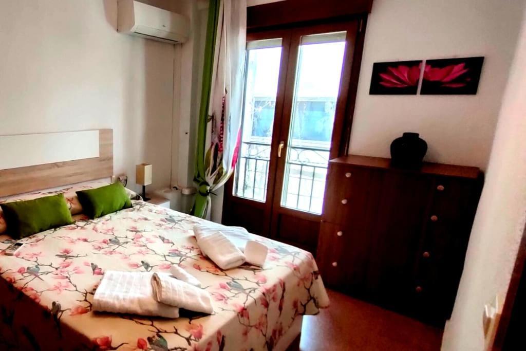 Apartamento En Zona De Ocio Casco Antiguo Alicante Exterior photo